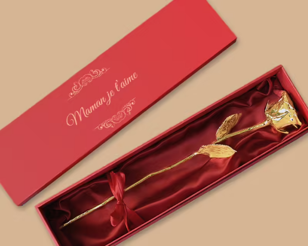 Rose d’or avec boîte “Maman je t’aime”, cadeau d'anniversaire ou fête des mères.