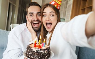 Comment offrir à votre petite amie un anniversaire inoubliable ?