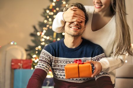 Idées cadeaux de Noël pour petit ami 2022 pour qu'il vous aime encore plus