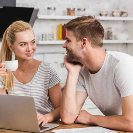 Questions profondes à poser à votre petit ami