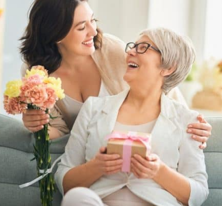 Comment puis-je faire en sorte que ma belle-mère se sente spéciale?