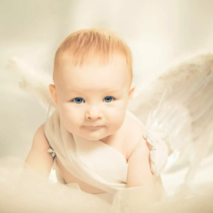 70 prénoms pour trouver un nom de bébé faisant référence à Dieu