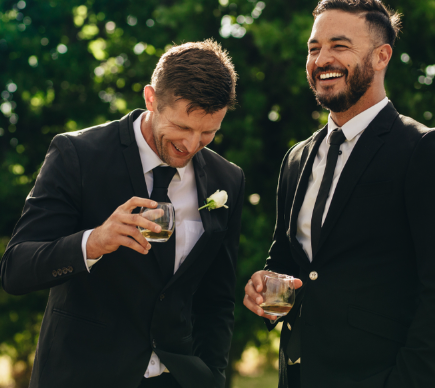 Comment écrire un discours drôle pour le mariage de votre frère