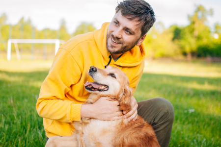 10 idées de cadeau à faire pour la fête des pères à un amoureux des  chiens