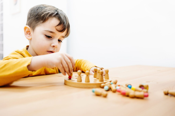 Comment communiquer avec un enfant autiste non verbal?