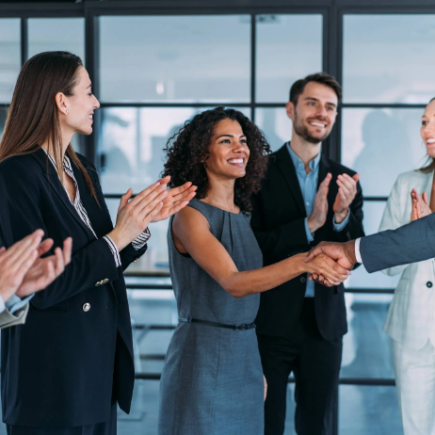 Que porter pour le premier jour de travail pour faire bonne impression quand on est une femme