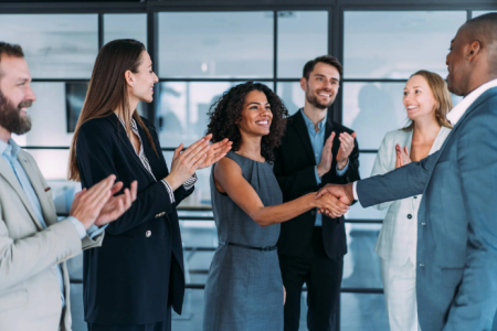 Que porter pour le premier jour de travail pour faire bonne impression quand on est une femme