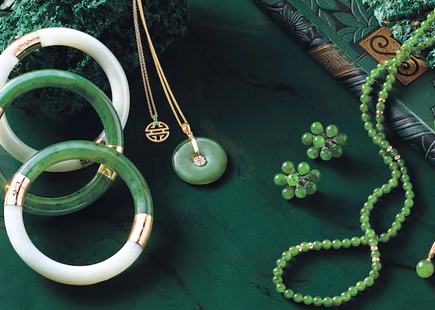 Comment nettoyer et entretenir des bijoux en jade?
