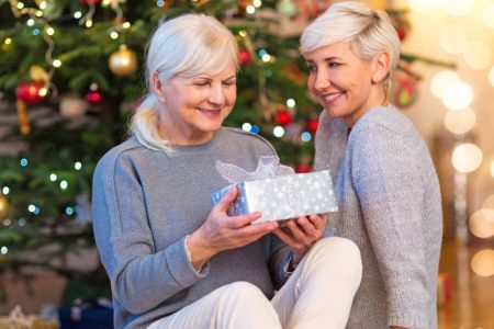 Comment offrir un cadeau noel unique à une maman