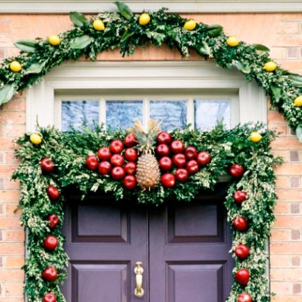 Comment bien décorer votre porte pour Noël