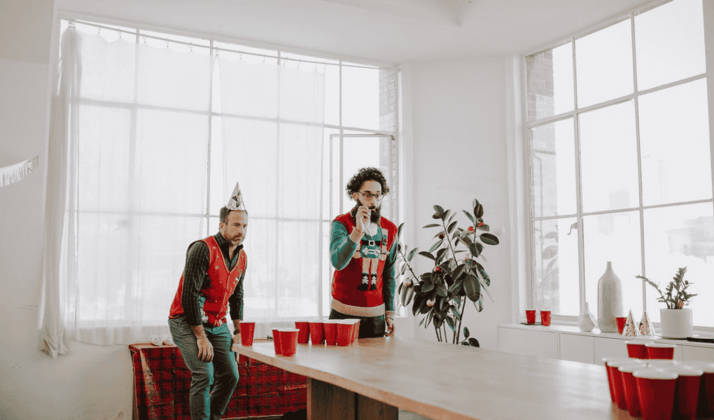 Les gens qui participent dans les jeux de noël