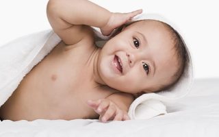 40 idées de prénoms chretiens modernes pour bébé