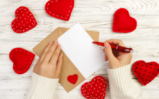 Quoi écrire à son petit-ami sur une carte pour la Saint-Valentin?