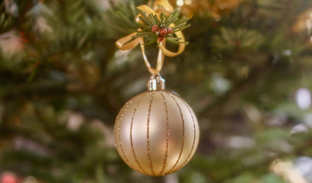 Une petite boule sur le sapin