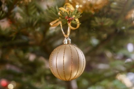 Une petite boule sur le sapin