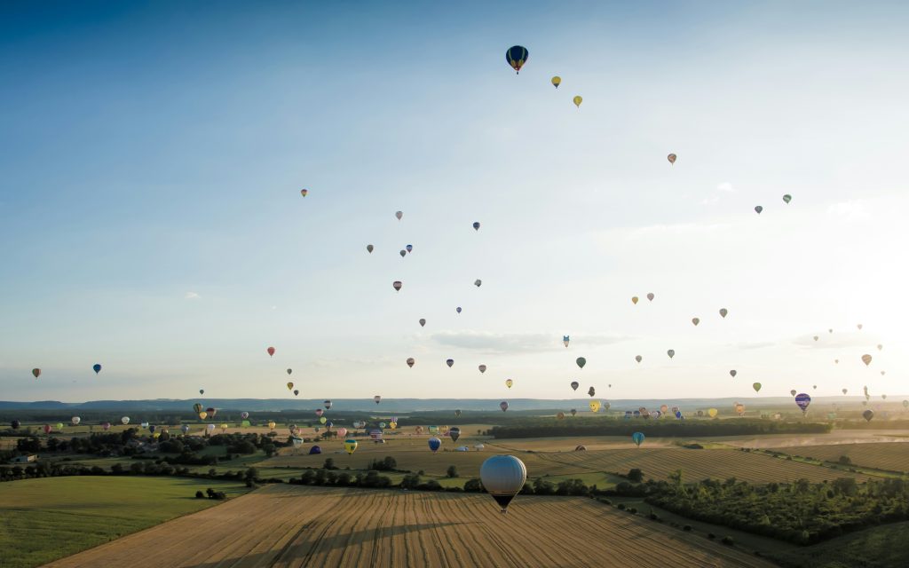 Prenez votre envol : une balade en montgolfière pour des vacances de Pâques magiques en couple