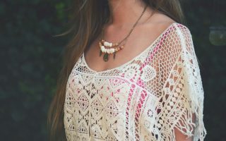10 meilleurs colliers initiaux qui ajoutent une touche personnalisée à votre look