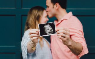 35 Idées Touchantes pour Annoncer sa Grossesse avec Émotion