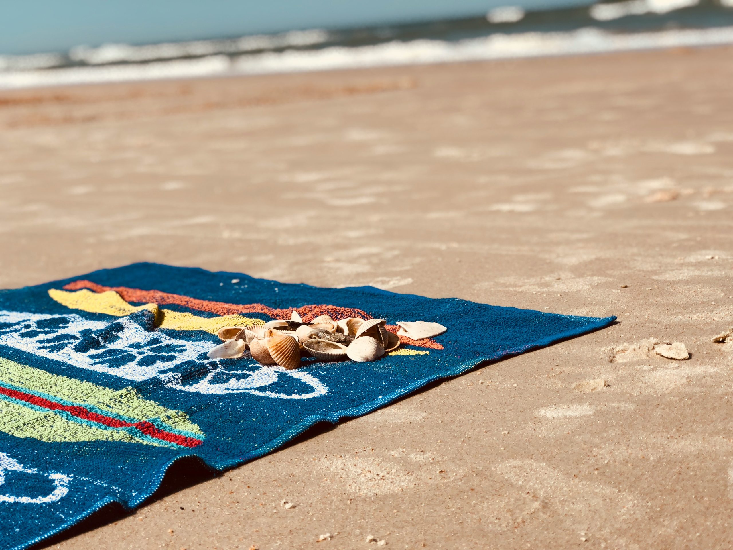 Pourquoi votre serviette de plage finit toujours par ressembler à un torchon crasseux (et comment y remédier)
