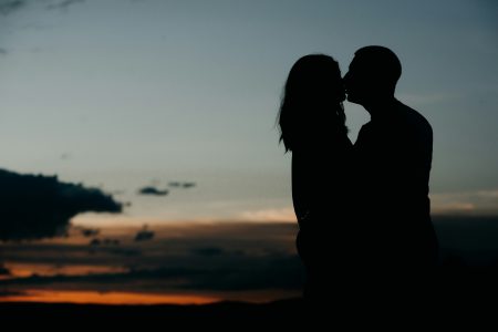 Les règles de communication indispensables aux couples à distance