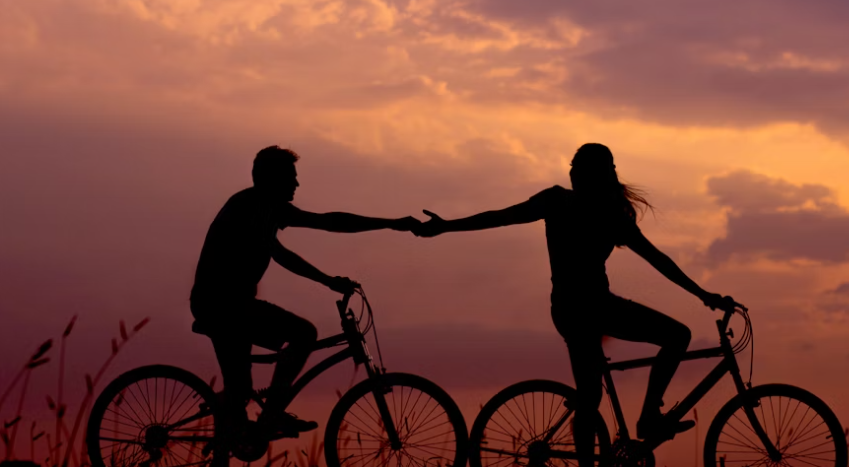 Pourquoi dit-on que le premier anniversaire de mariage est celui des « noces de papier » ? Quelle inspiration cette tradition apporte-t-elle à nos anniversaires d'amour ?