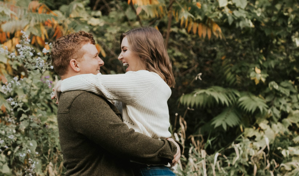 Au-delà des 365 jours : Premier anniversaire de couple, il est temps d'aborder ces 3 sujets ensemble