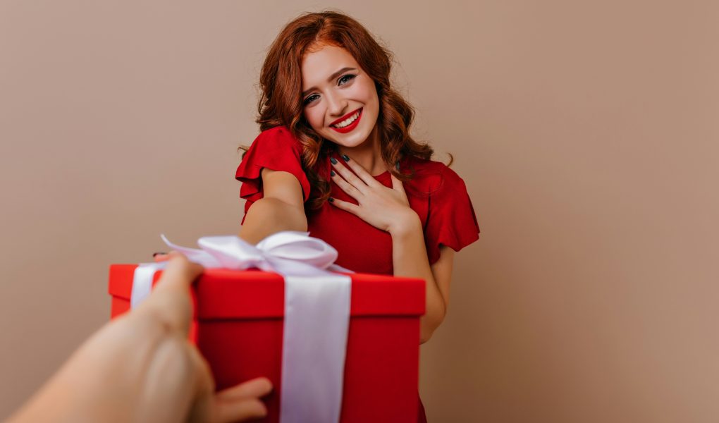 Le Guide (Presque) Infailible du Cadeau d'Anniversaire pour Elle : Les Secrets Piqués sur les Forums pour Viser Juste