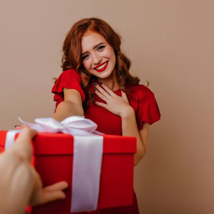 Le Guide (Presque) Infailible du Cadeau d'Anniversaire pour Elle : Les Secrets Piqués sur les Forums pour Viser Juste