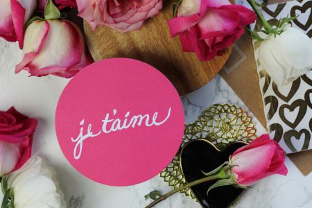 Dire "Je t'aime" : Parce que Trois Mots Peuvent Paralyser les Plus Courageux