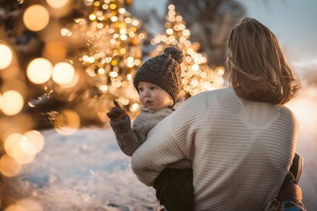 Premier anniversaire à Noël : 13 Cadeaux enfant garçon qui marquent vraiment