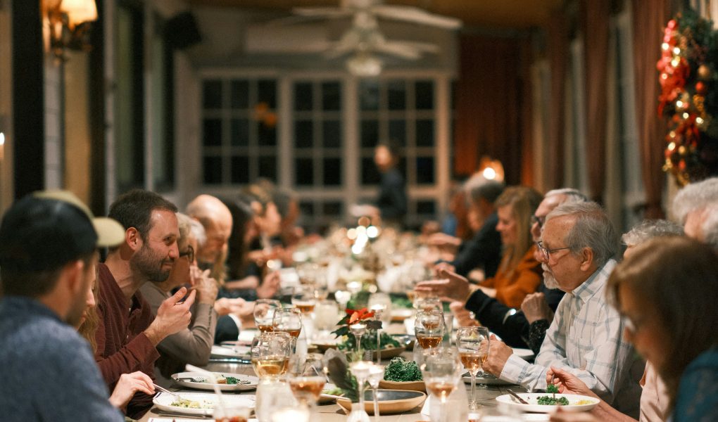 9 histoires de Noël express à raconter à table quand les enfants s'agitent