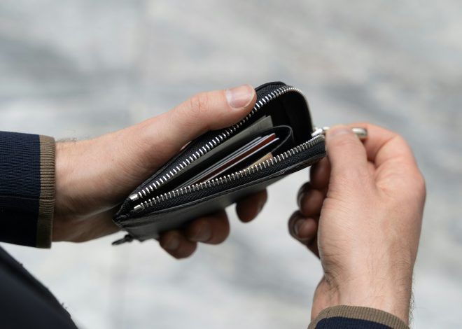 Pourquoi offrir un portefeuille personnalisé reste LE cadeau qui marque vraiment