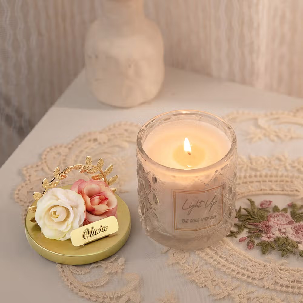 une bougie personnalisée crée une ambiance romantique au quotidien