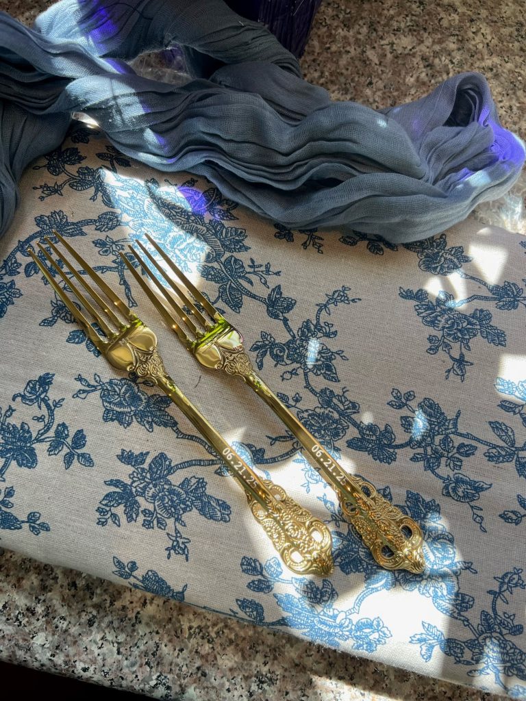 personnaliser les fourchettes pour votre décoration de mariage