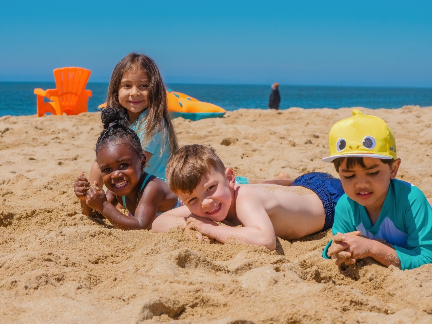 8 accessoires personnalisés indispensables pour les vacances d’été des enfants