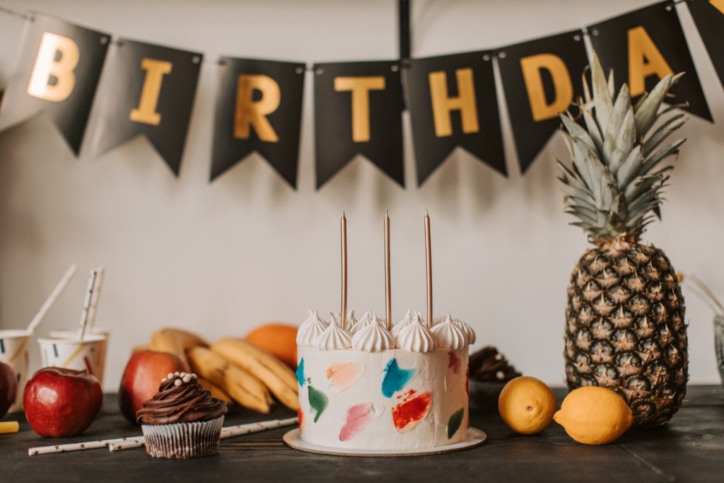 Faites une fête et écrire des messages d'anniversaire pour votre proche né(e) en juillet