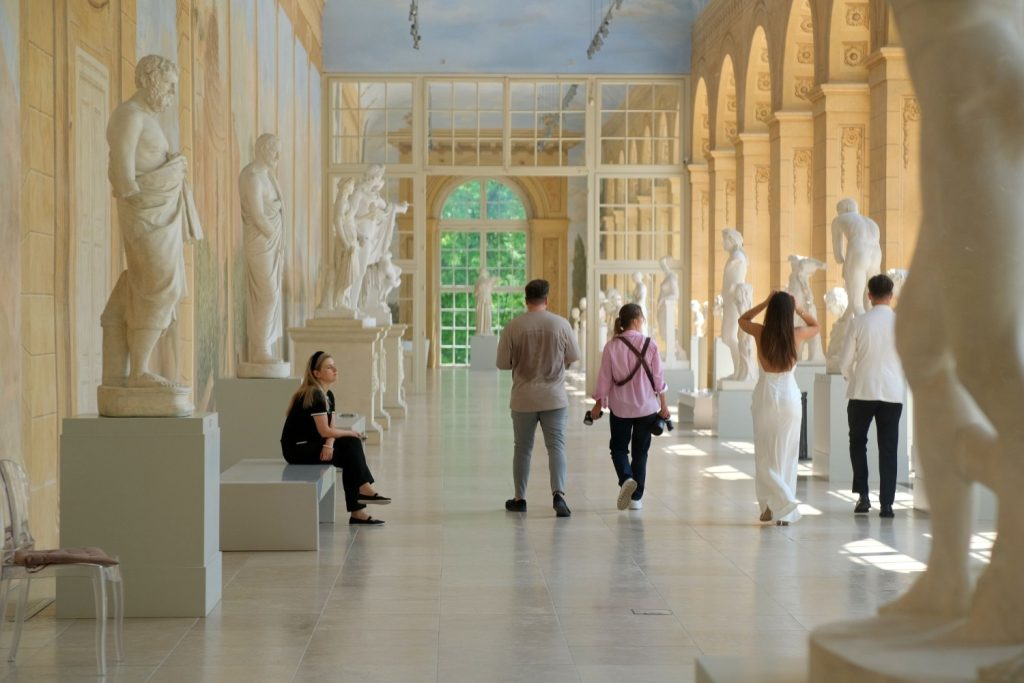 Visitez le musée avec la famille en vacances d'été