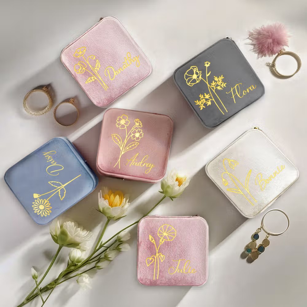 Boîte à bijoux personnalisée avec fleur de naissance : une jolie façon de ranger ses bijoux