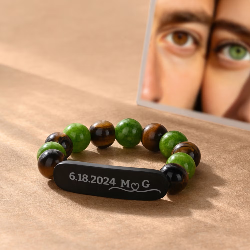 Bracelets de couple personnalisés : des perles inspirées de la couleur de vos yeux