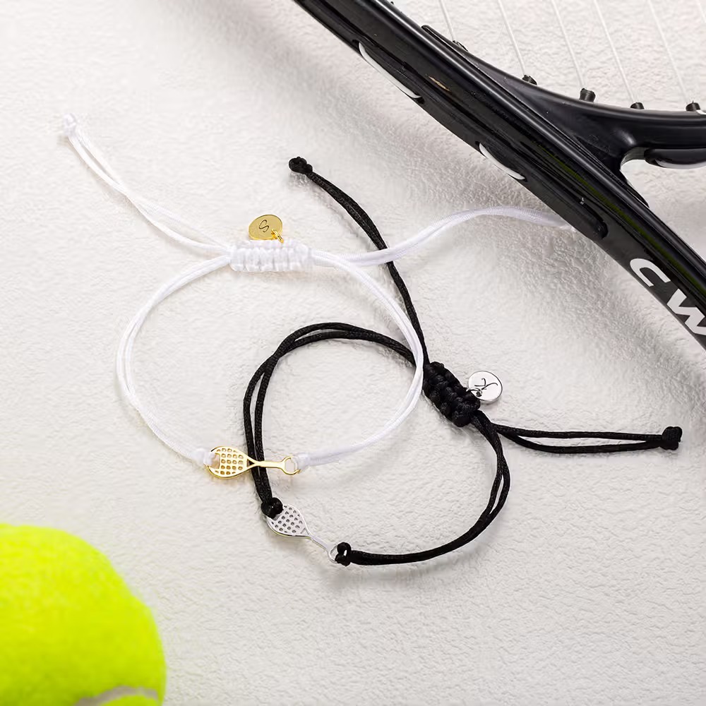 Une raquette au poignet : le bracelet personnalisé qui séduira les passionnés de tennis