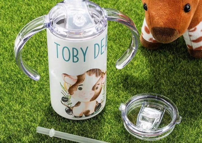 Gobelet personnalisé pour enfant : une adorable tasse à paille avec prénom et motif vache