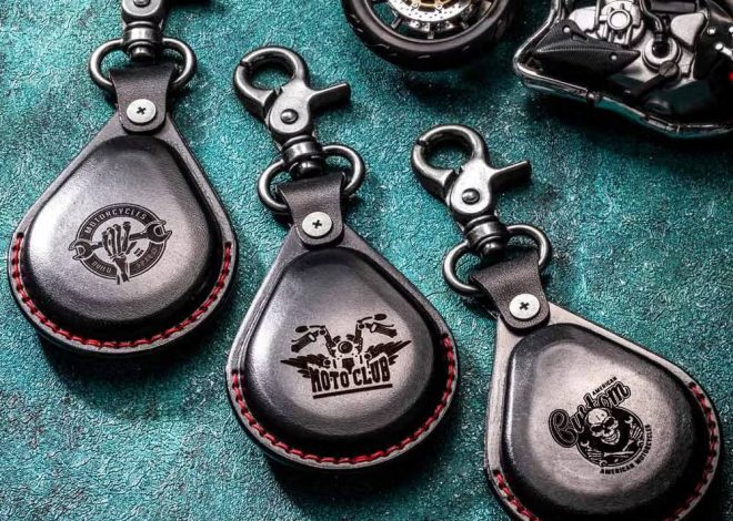 Porte-clés moto personnalisé en cuir : le cadeau idéal pour les passionnés de deux-roues