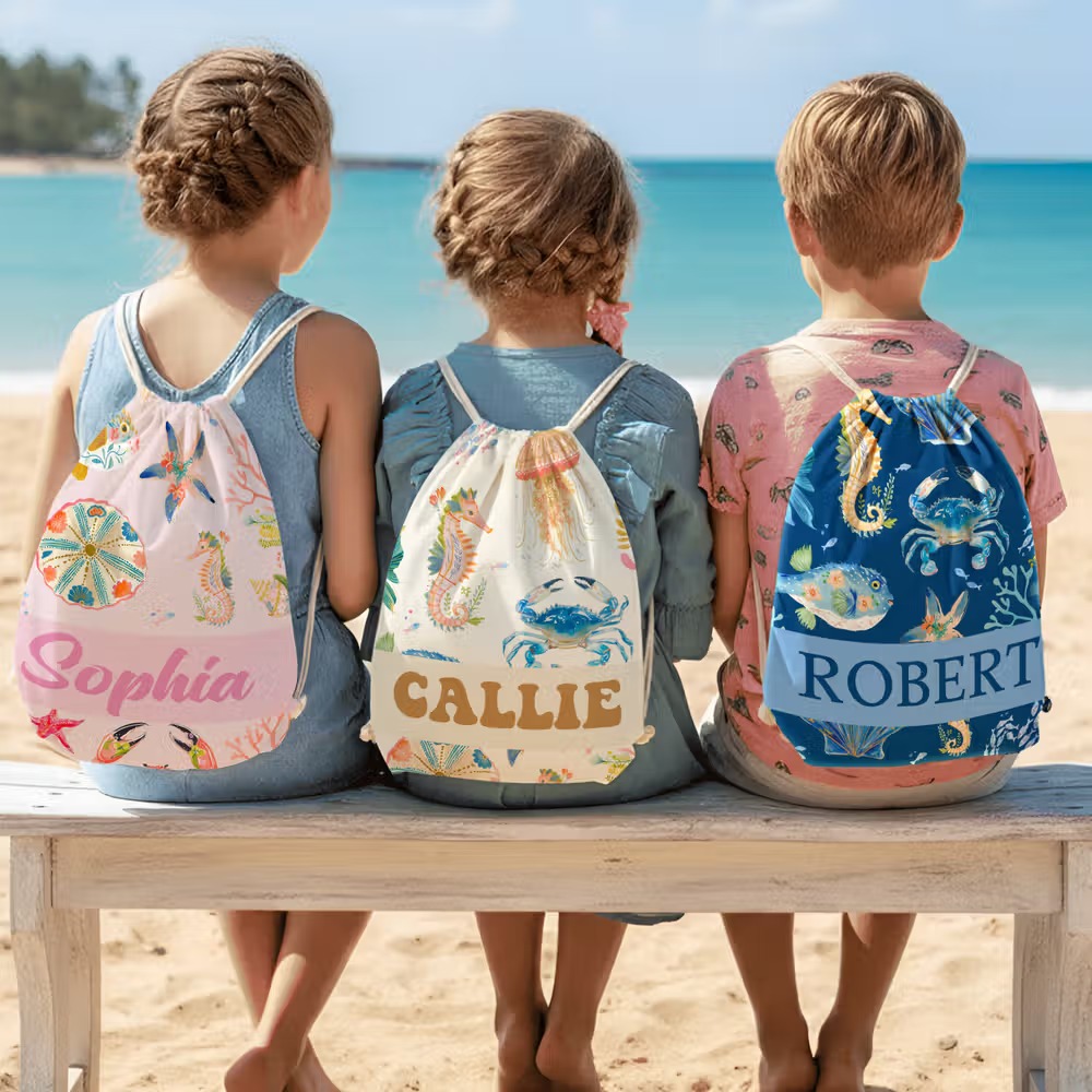 Pourquoi offrir un sac de plage personnalisé lors d’une pool party ? L’idée de Callie x WHOXVER
