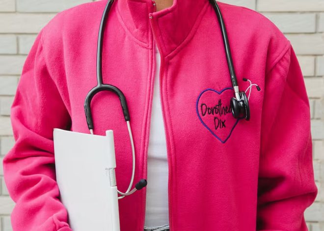 Veste d’infirmière personnalisée : une tenue confortable et un cadeau de fin d’études plein de sens