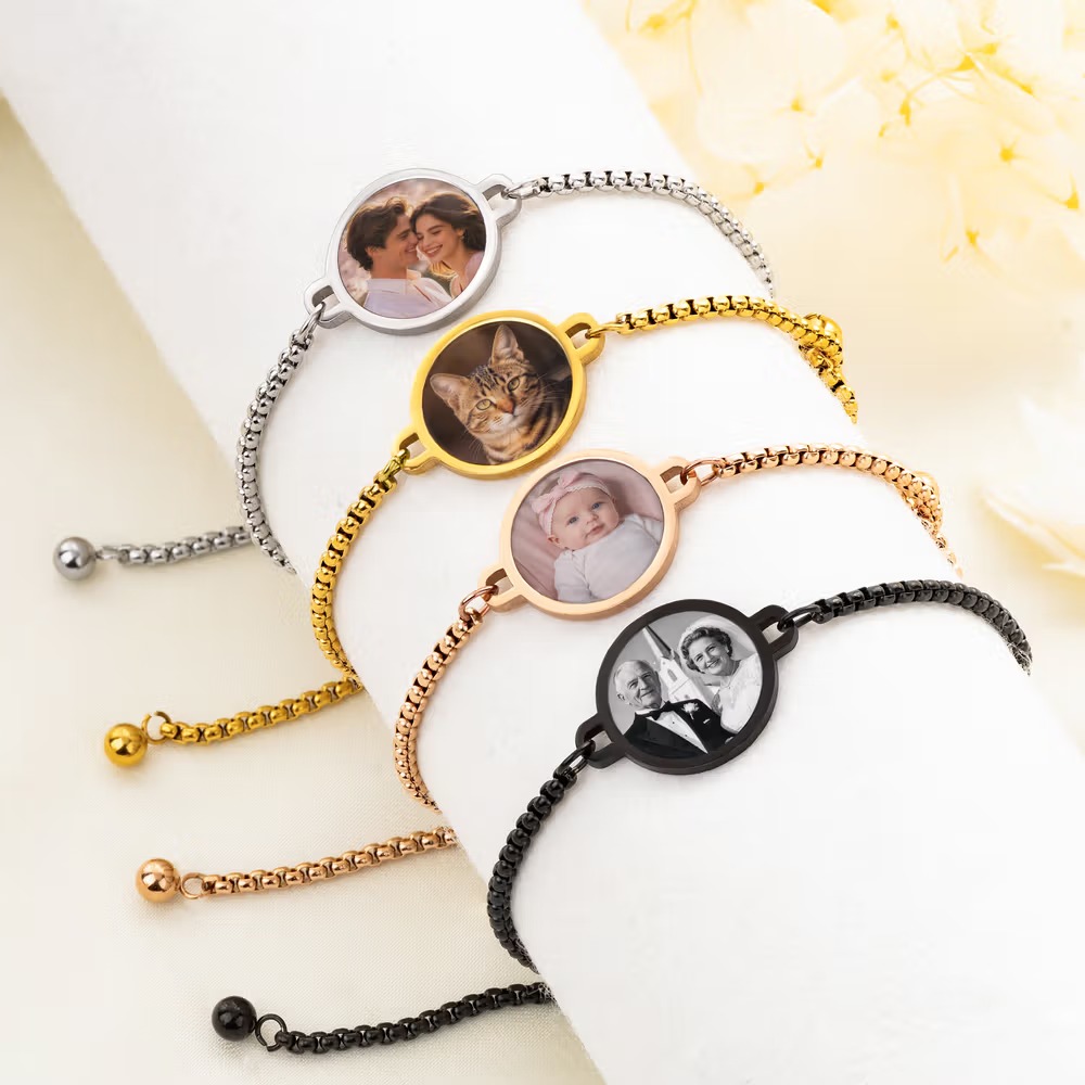 Quel souvenir allez-vous cacher dans ce bracelet magique personnalisé ?