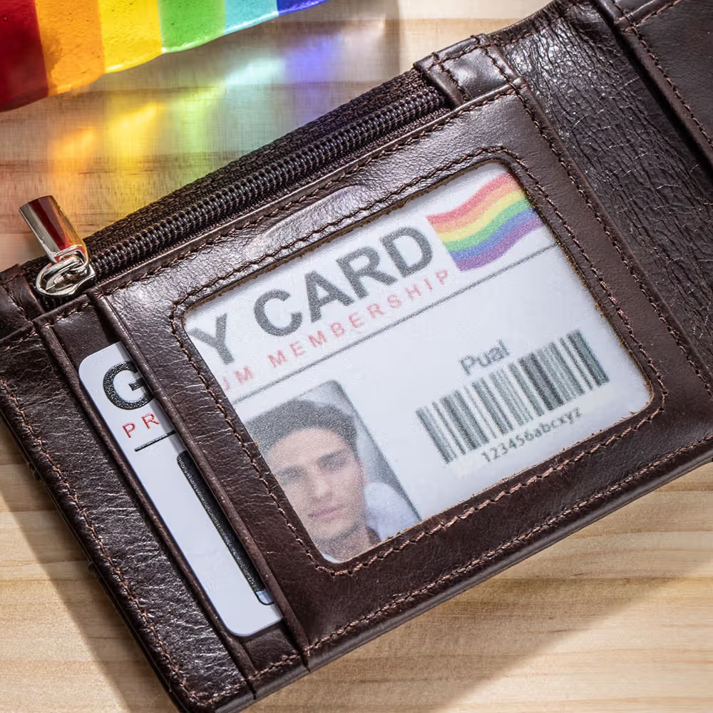 Prêt pour la Pride LGBT ? Découvrez l’ultime Gay Card personnalisée à offrir !
