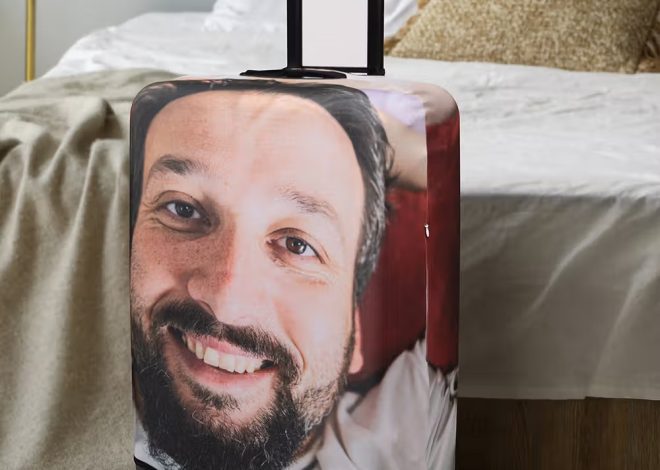 Protégez et identifiez votre valise avec le couvre-bagage personnalisé à photo de visage