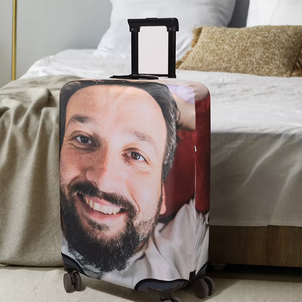 Protégez et identifiez votre valise avec le couvre-bagage personnalisé à photo de visage