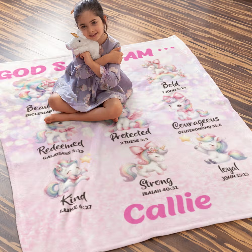 Plaid personnalisé licorne et verset biblique : le cadeau de baptême idéal pour fille