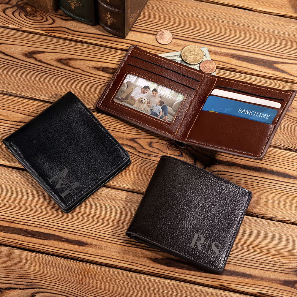 Le cadeau parfait pour lui : le portefeuille en cuir personnalisé et gravé